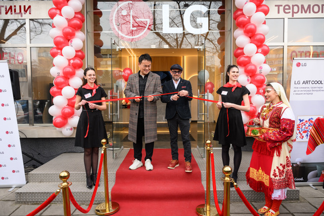 LG Store Ceremony