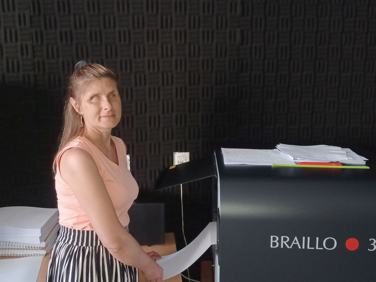 Първият брайлов учебник по английски език у нас дава шанс за професионална реализация на незрящи младежи