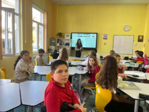 Над 200 жители от община Карлово направиха първи стъпки към по-безопасен дигитален живот