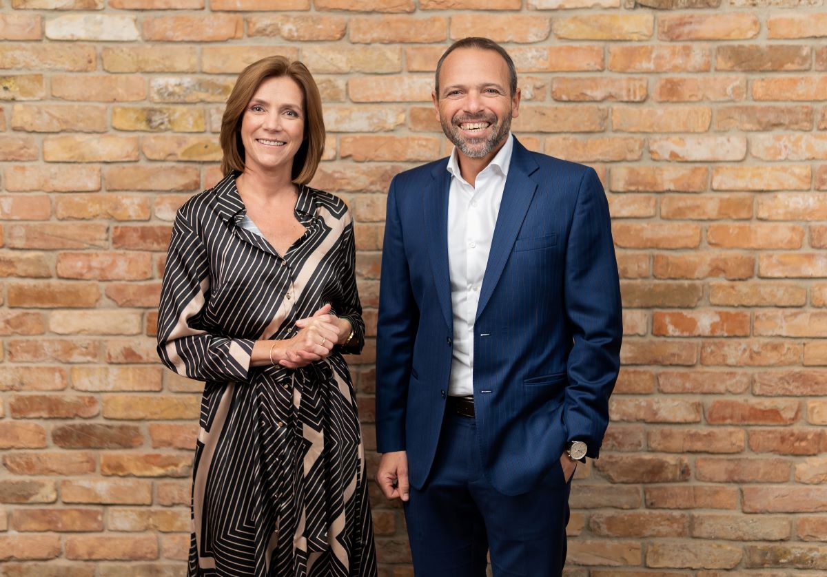 Dorsum Leadership Mariann Meszaros Robert Ko